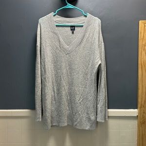 Gap sweater